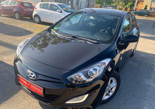 Hyundai I30 cena 34950 przebieg: 145456, rok produkcji 2013 z Pieniężno małe 596